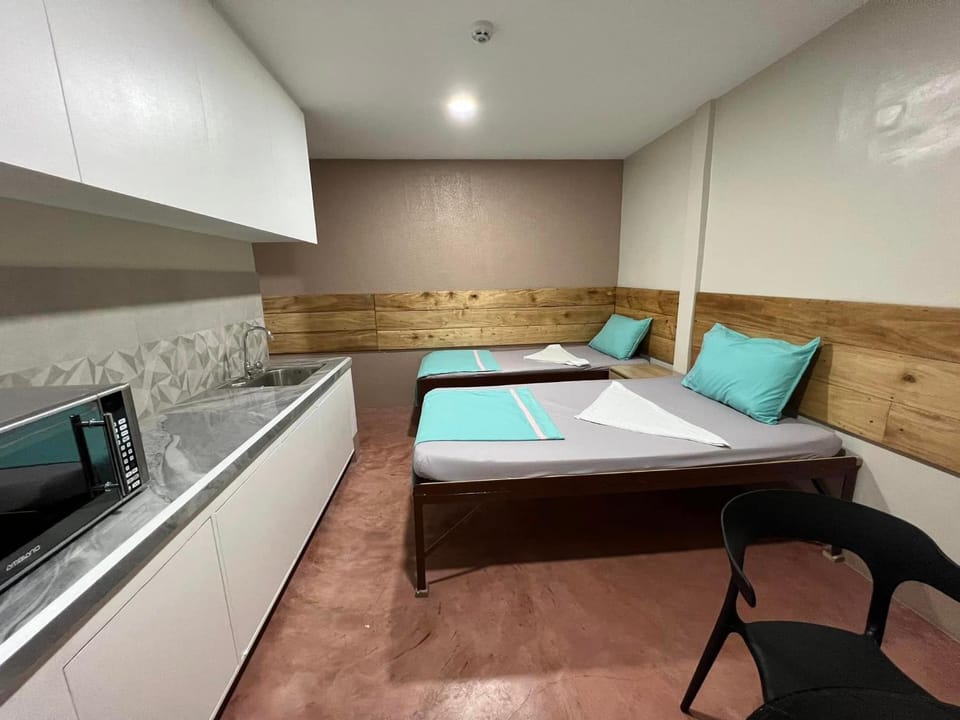 Bed, Kitchen or kitchenette, Photo of the whole room, Dining area, Bedroom, minibar