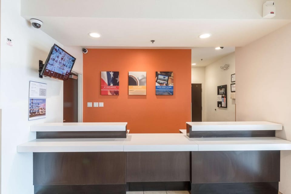 Lobby or reception, On site