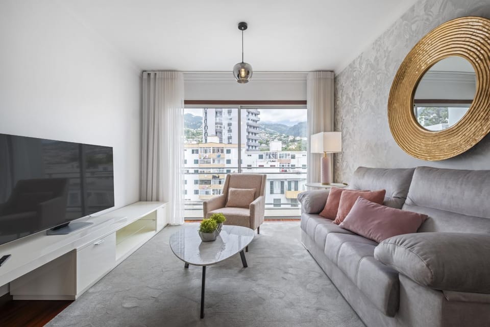 Communal lounge/ TV room, Living room