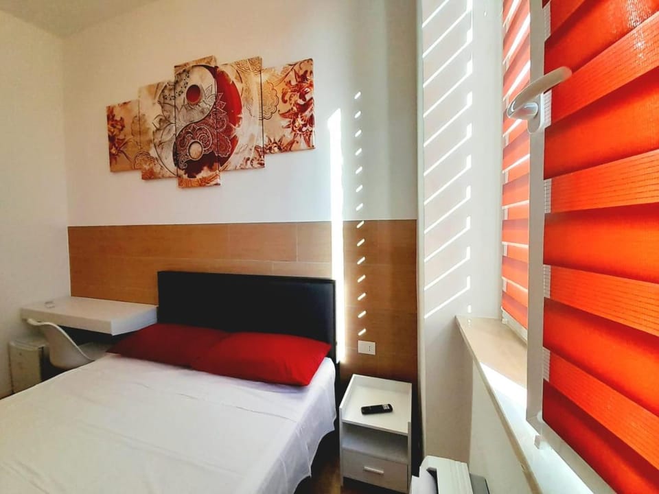 Bed, Photo of the whole room