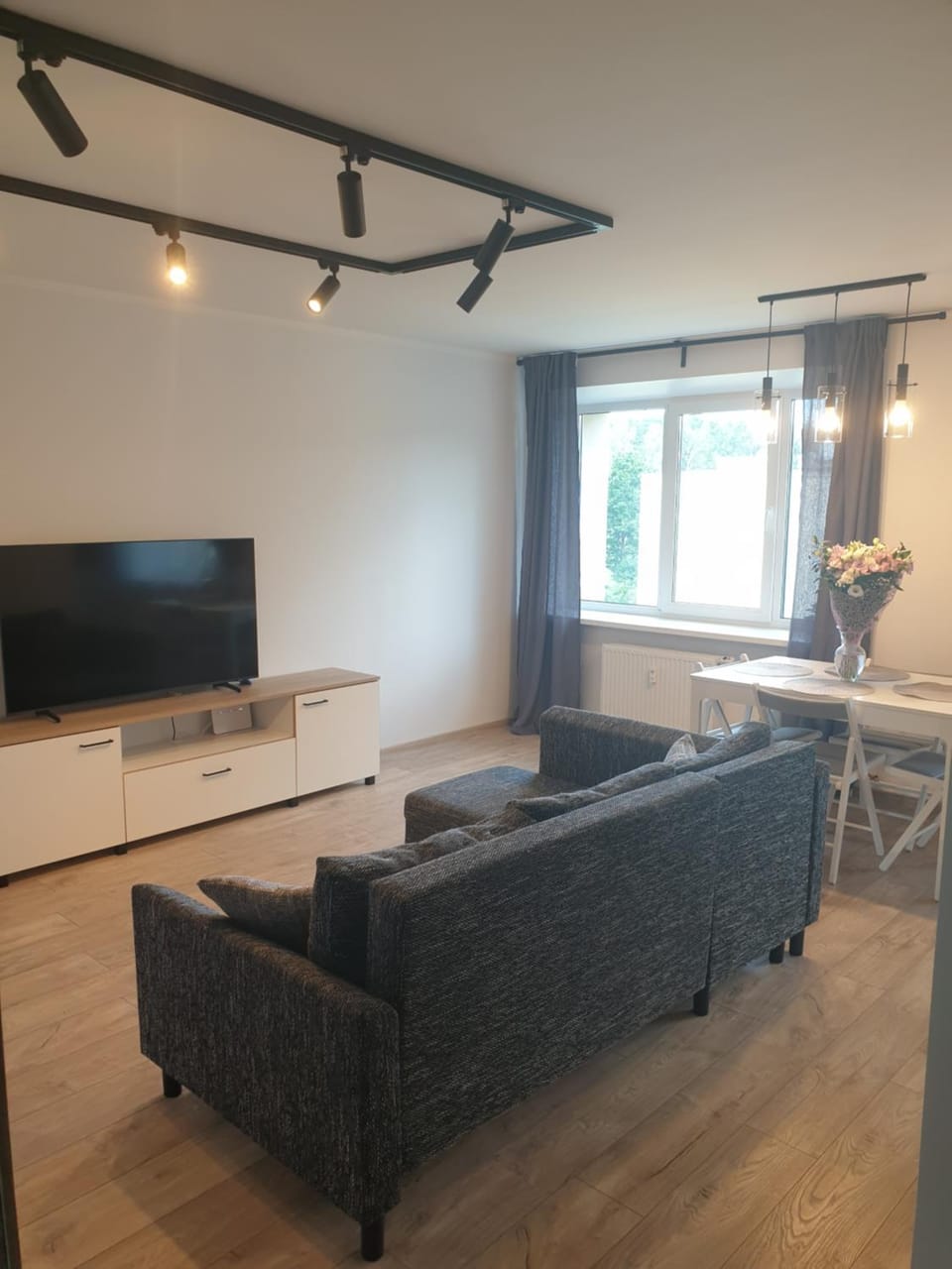 TV and multimedia, Dining area