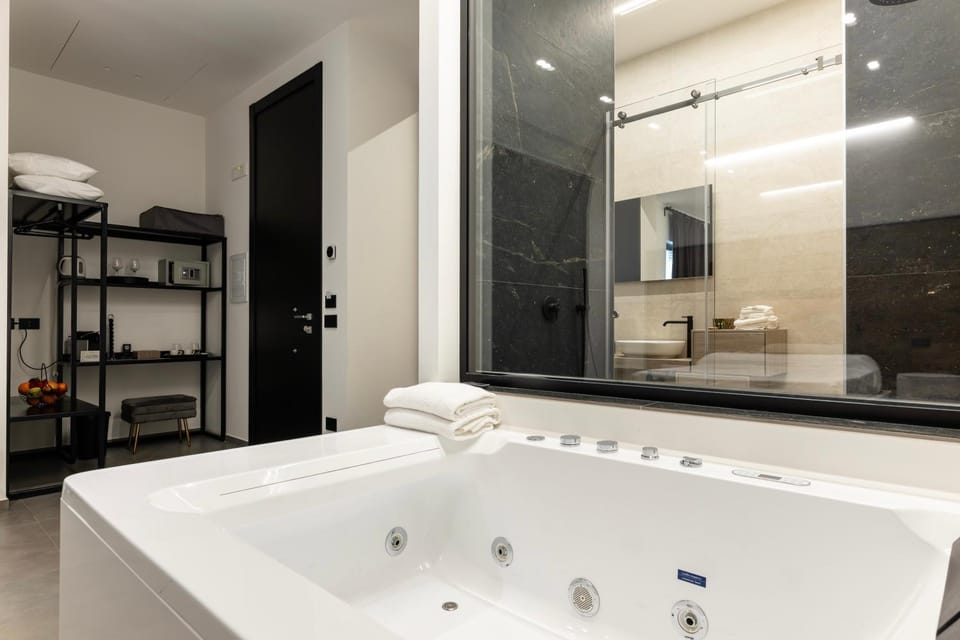 Shower, Bathroom, Bath, towels