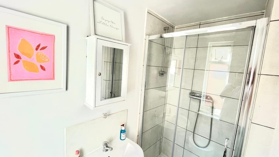 Shower, Bathroom, towels