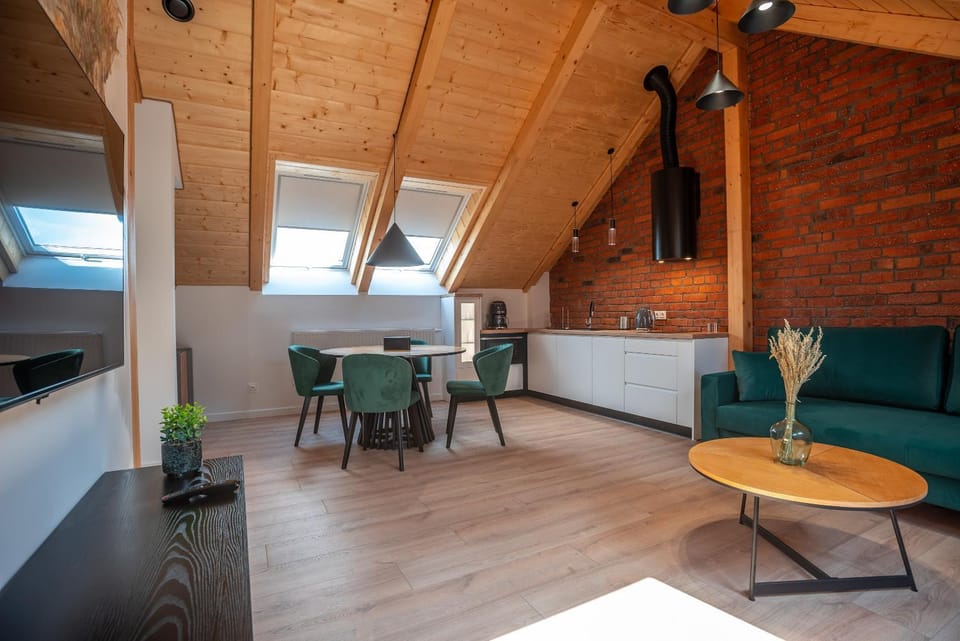 Kitchen or kitchenette, Living room, Seating area, Dining area, stove