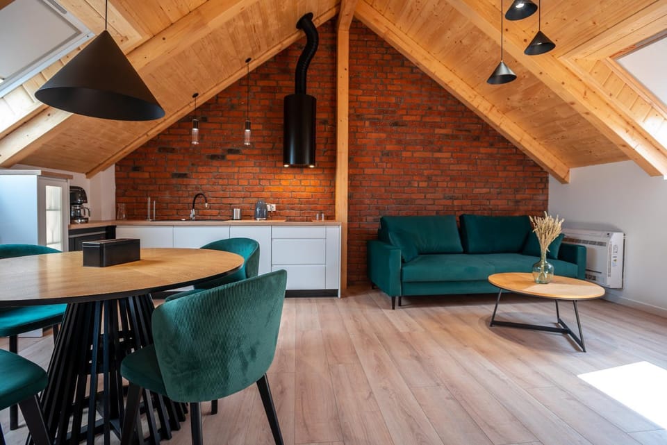 Kitchen or kitchenette, Living room, Seating area, Dining area