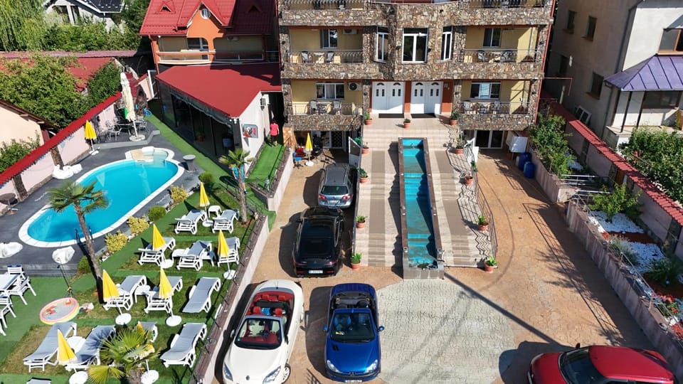 Hypnotic Villa Pitesti Bed and Breakfast in Romania