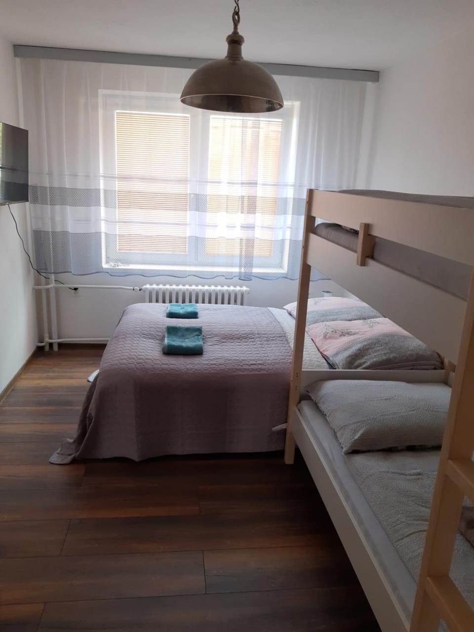 Bed, Bedroom, bunk bed, internet