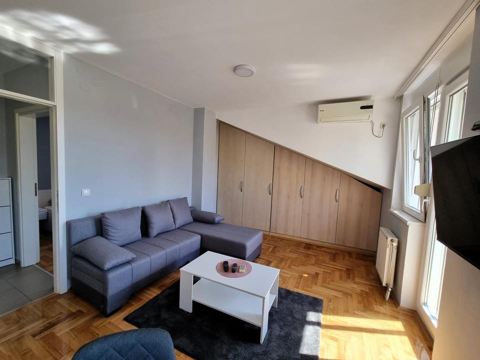 LikeHome life - Novi Sad Stevana Sremca Apartment in Novi Sad