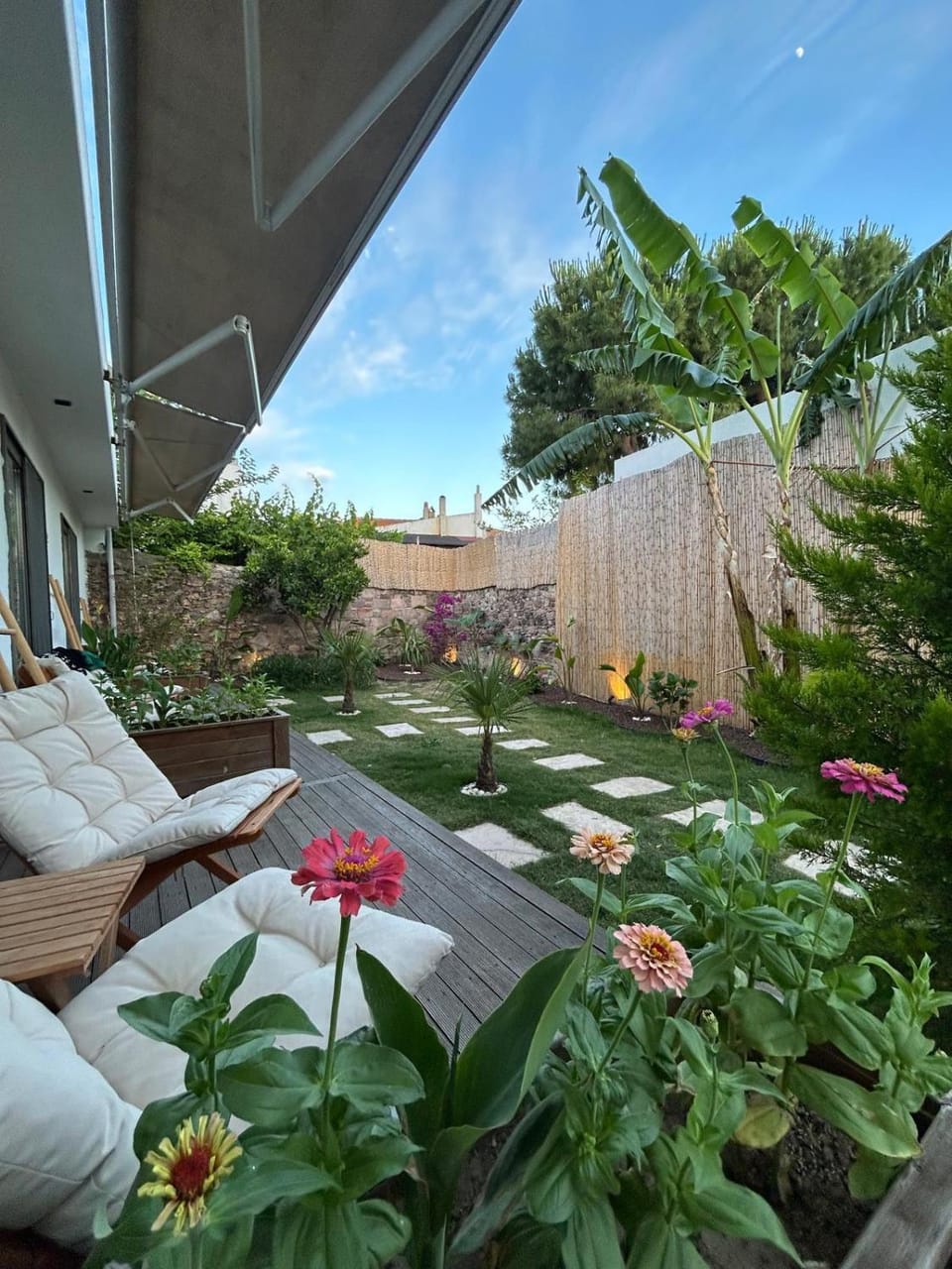 Balcony/Terrace, Garden view