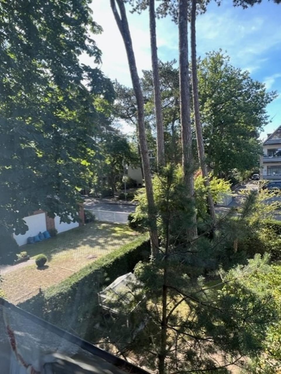 Property building, Quiet street view