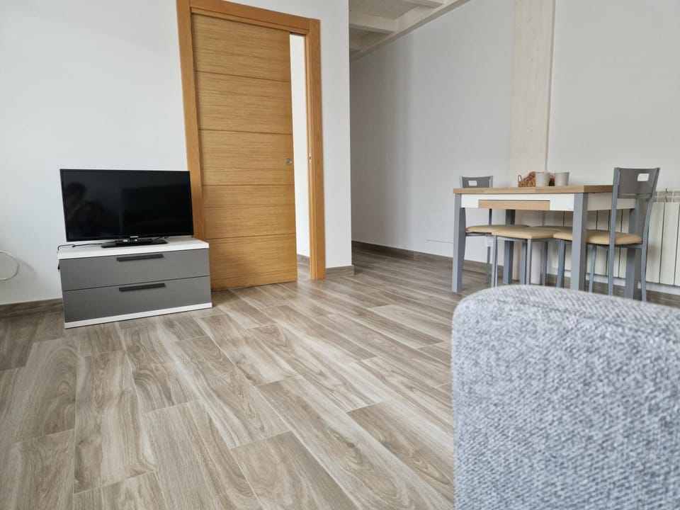 TV and multimedia, Kitchen or kitchenette, Living room, Dining area