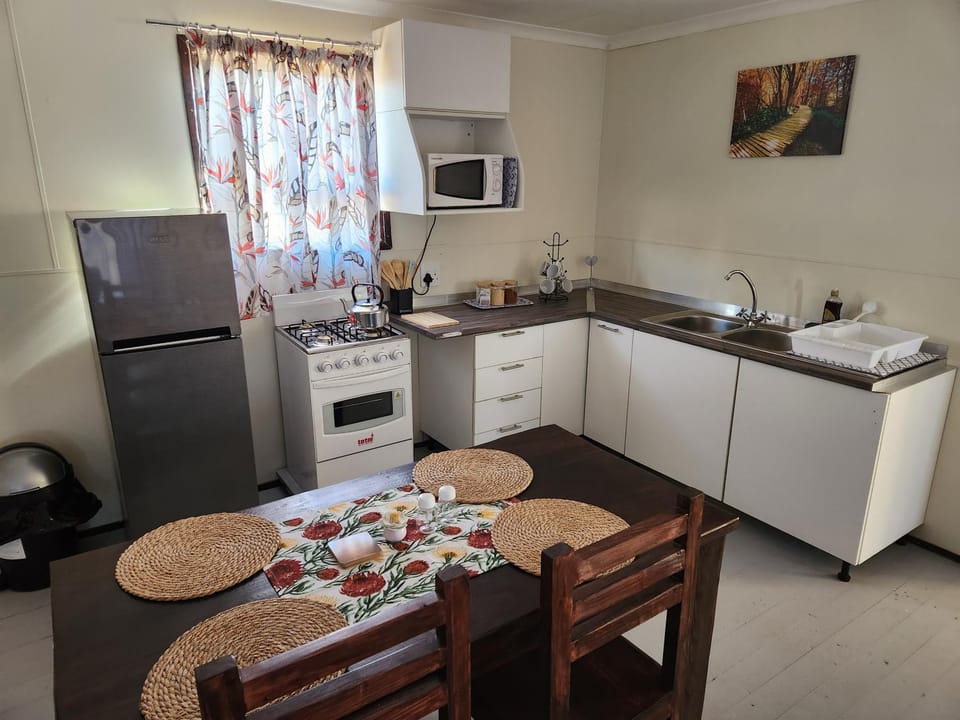 Kitchen or kitchenette, minibar, pet friendly, stove, toaster