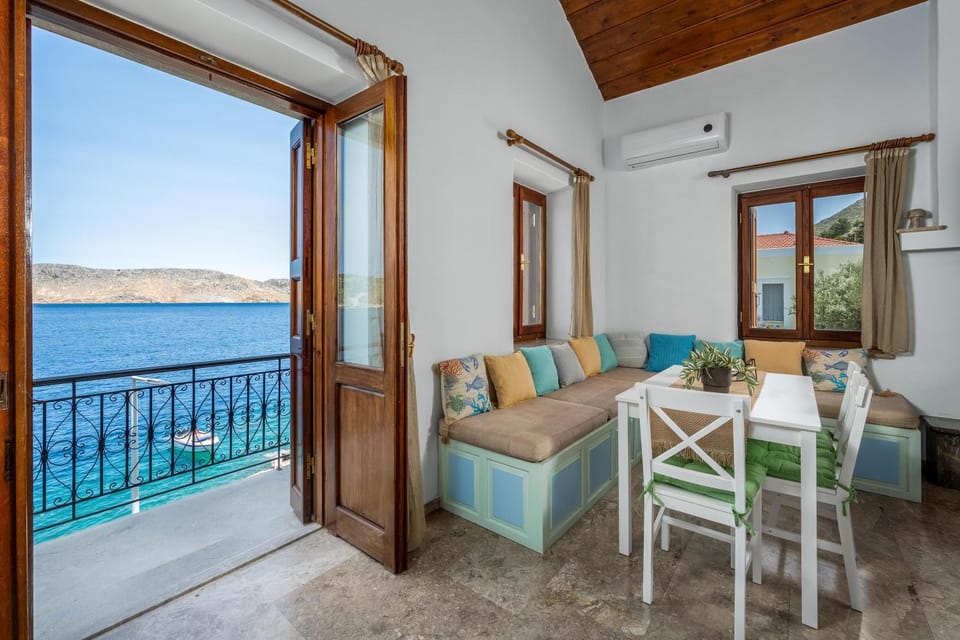 Balcony/Terrace, Seating area, Dining area, Sea view