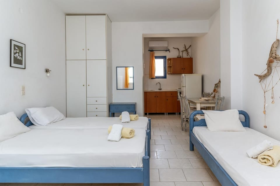 Property building, Living room, Bedroom