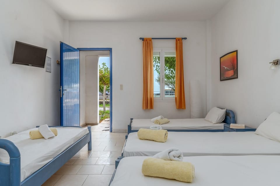 Property building, Living room, Bedroom