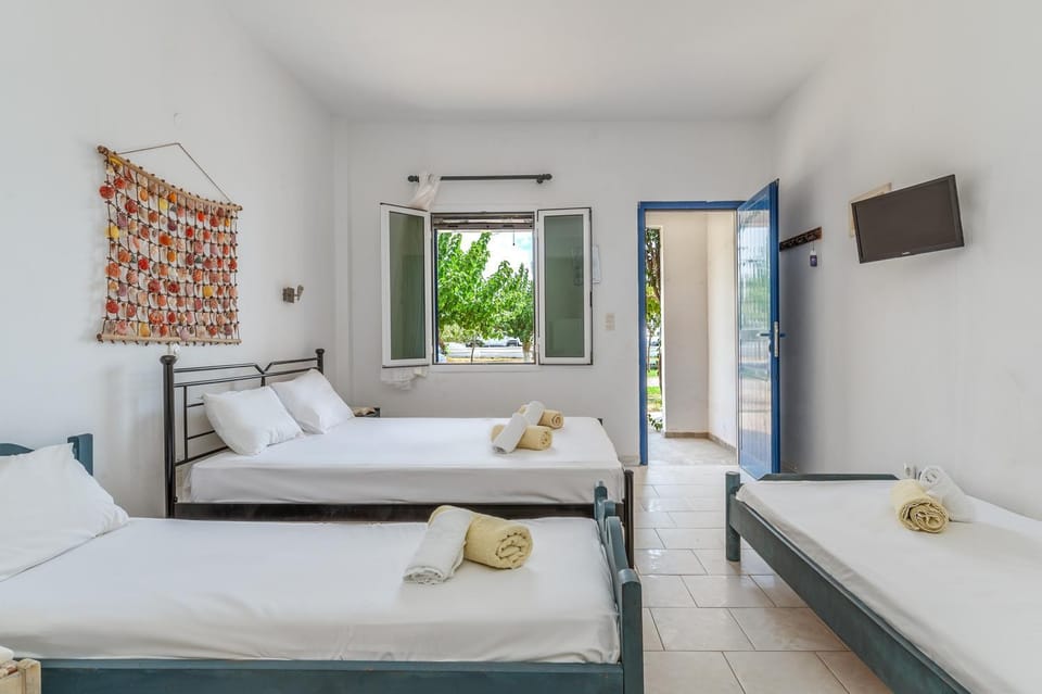 Property building, Living room, Bedroom
