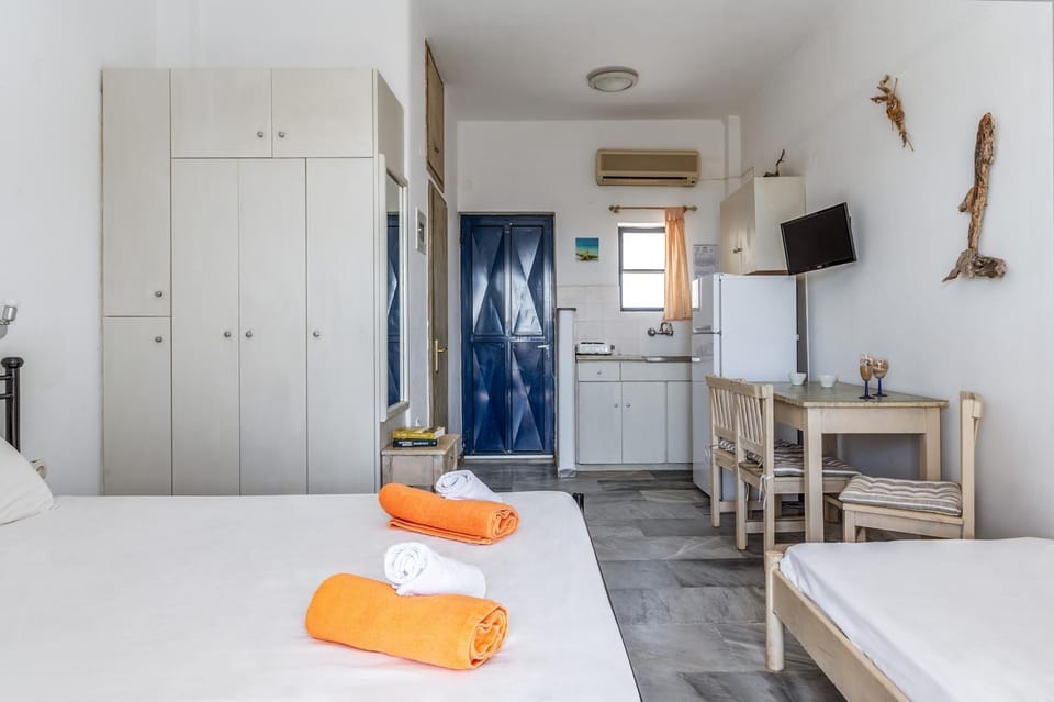 Property building, Living room, Bedroom
