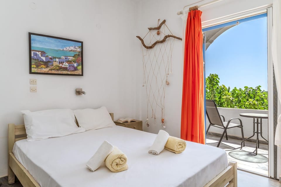 Property building, Living room, Bedroom