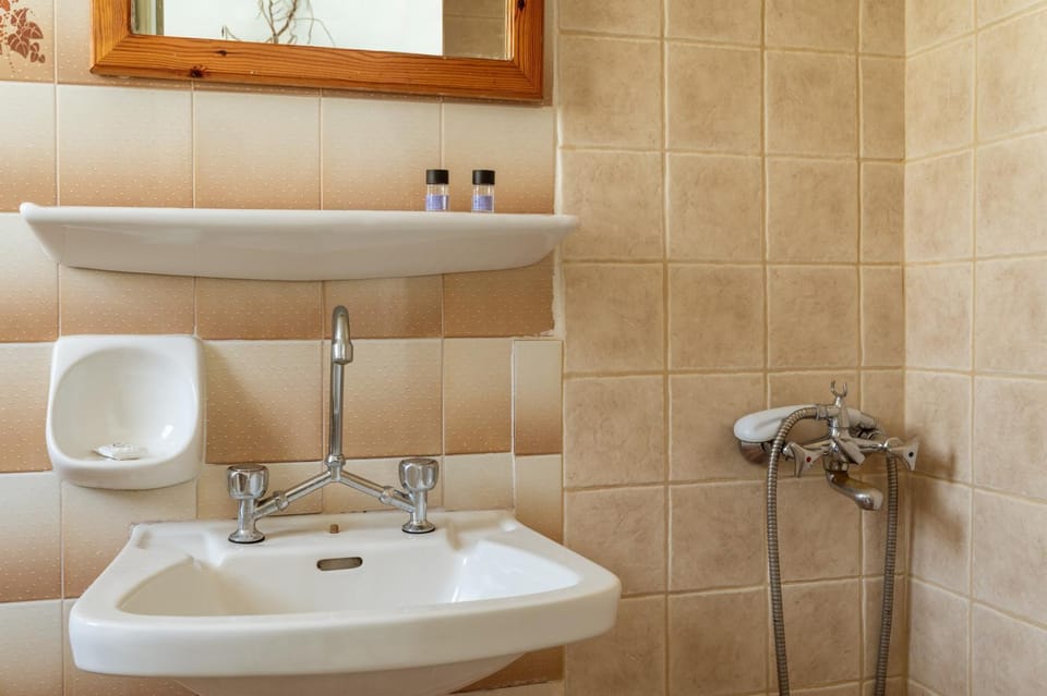 Bathroom, Living room