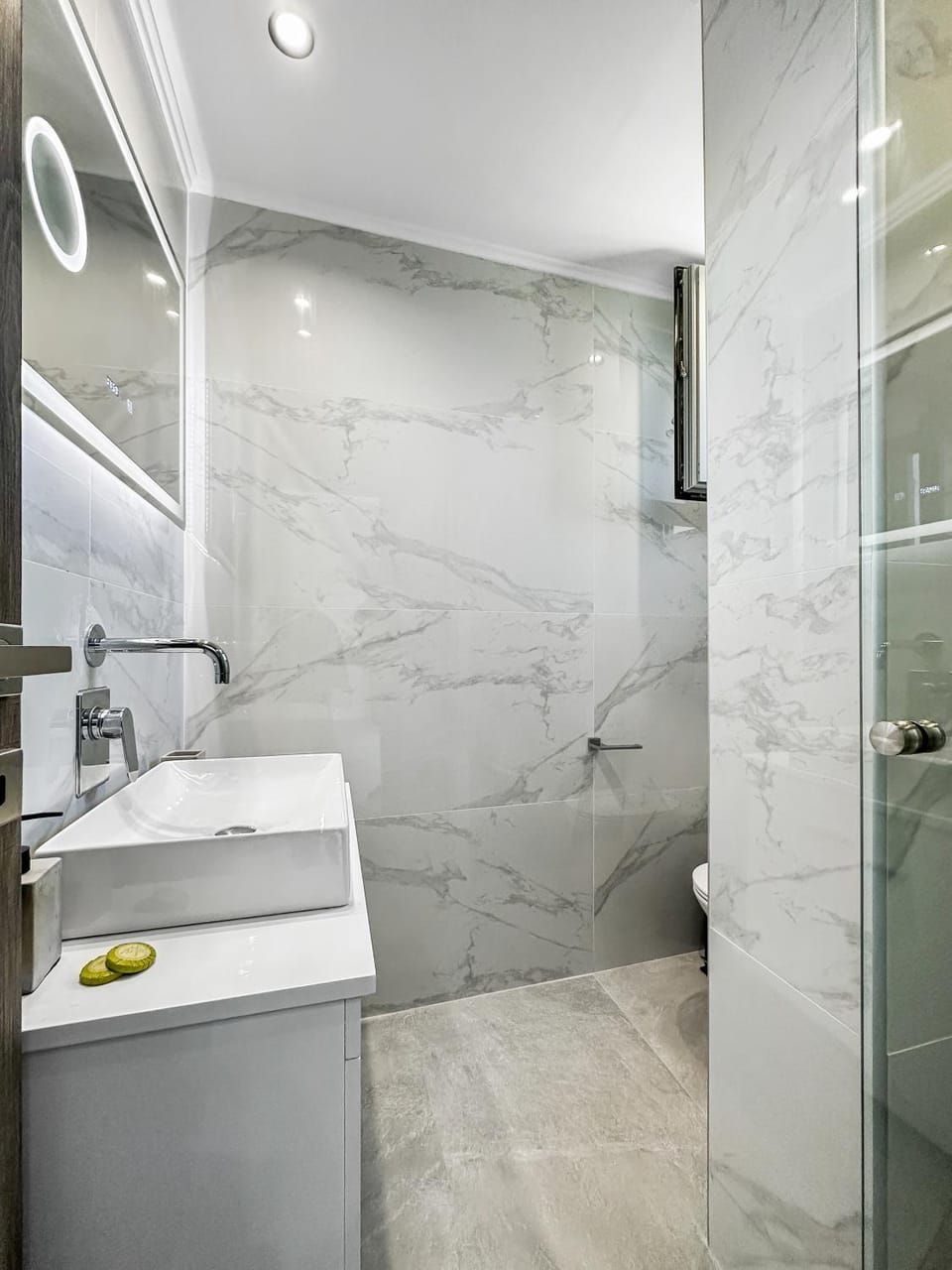 Shower, Bathroom, towels