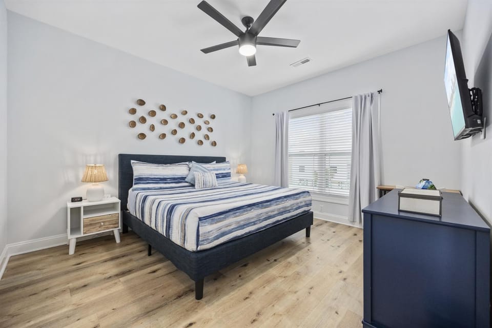 HeatedPoolOasis, 2MinWalk2Beach, BeachGear, Golf House in North Myrtle Beach