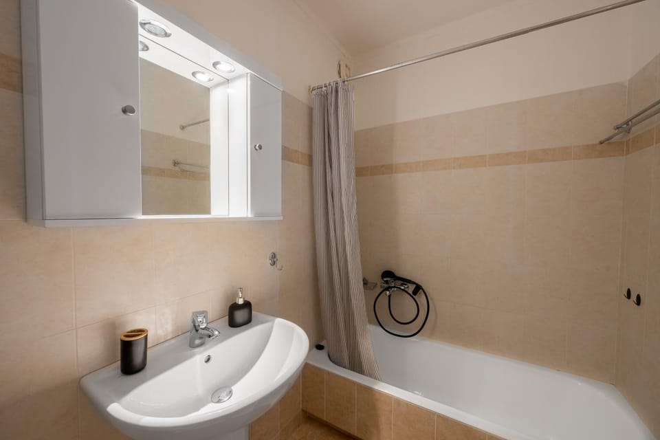 Shower, Bathroom, towels