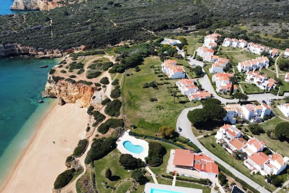 Nearby landmark, Neighbourhood, Bird's eye view, Sea view