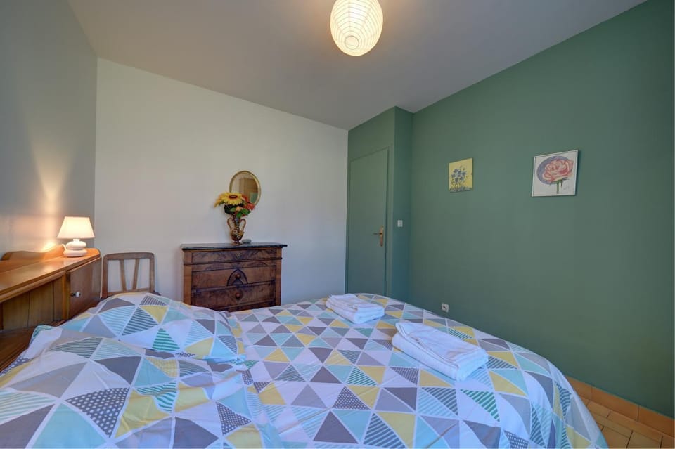 Living room, Bedroom