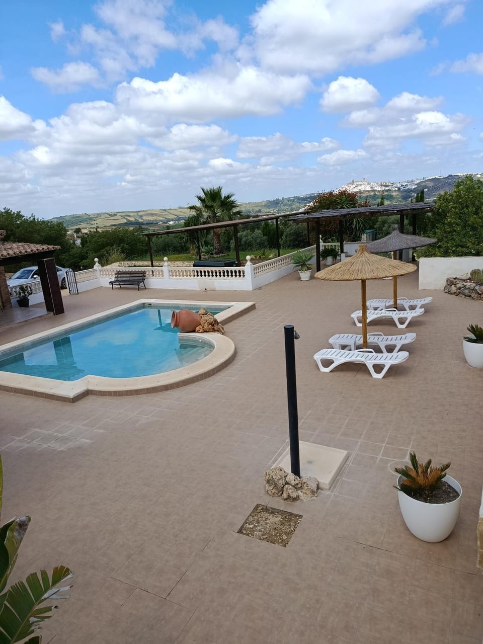 Day, Natural landscape, Pool view, Swimming pool, sunbed