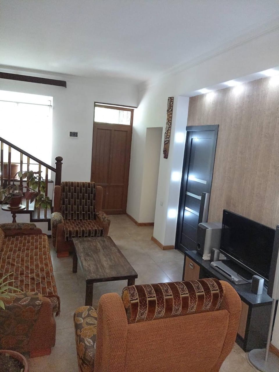 Communal lounge/ TV room, TV and multimedia, Living room, Seating area, Evening entertainment