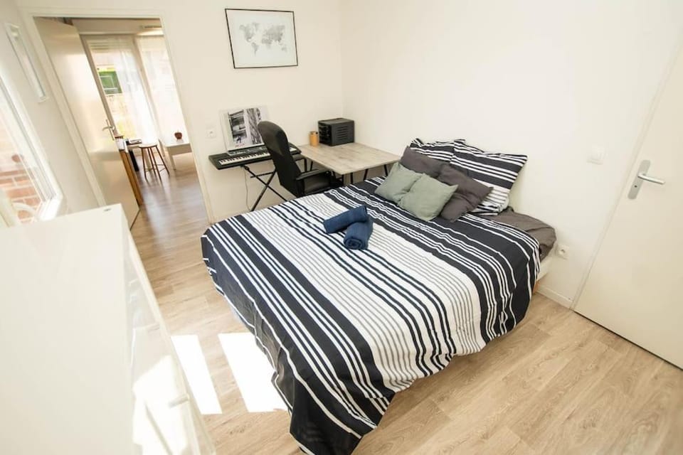 T2 au calme proche gare, parking privé Apartment in Île-de-France