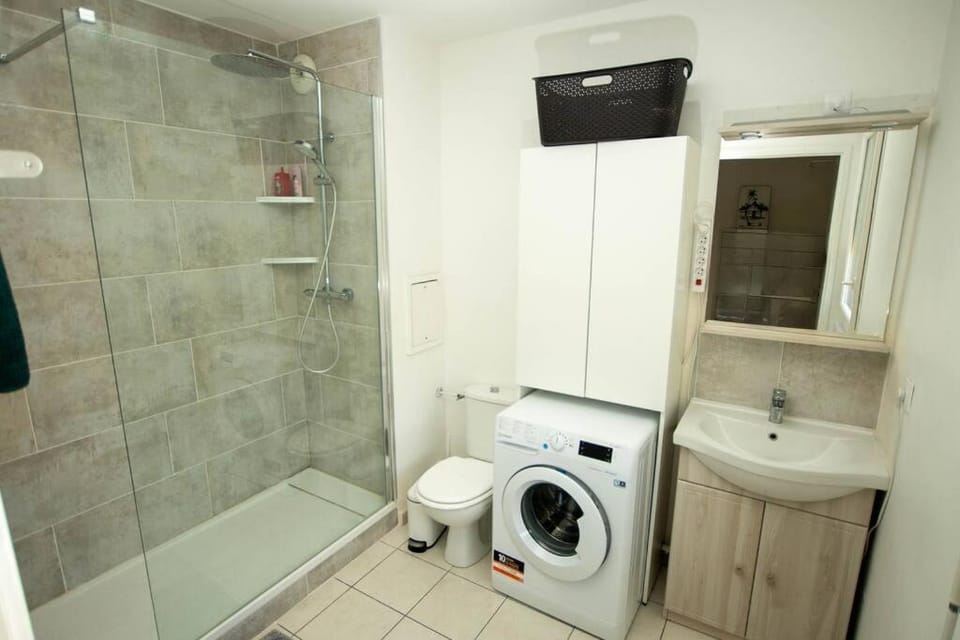 T2 au calme proche gare, parking privé Apartment in Île-de-France