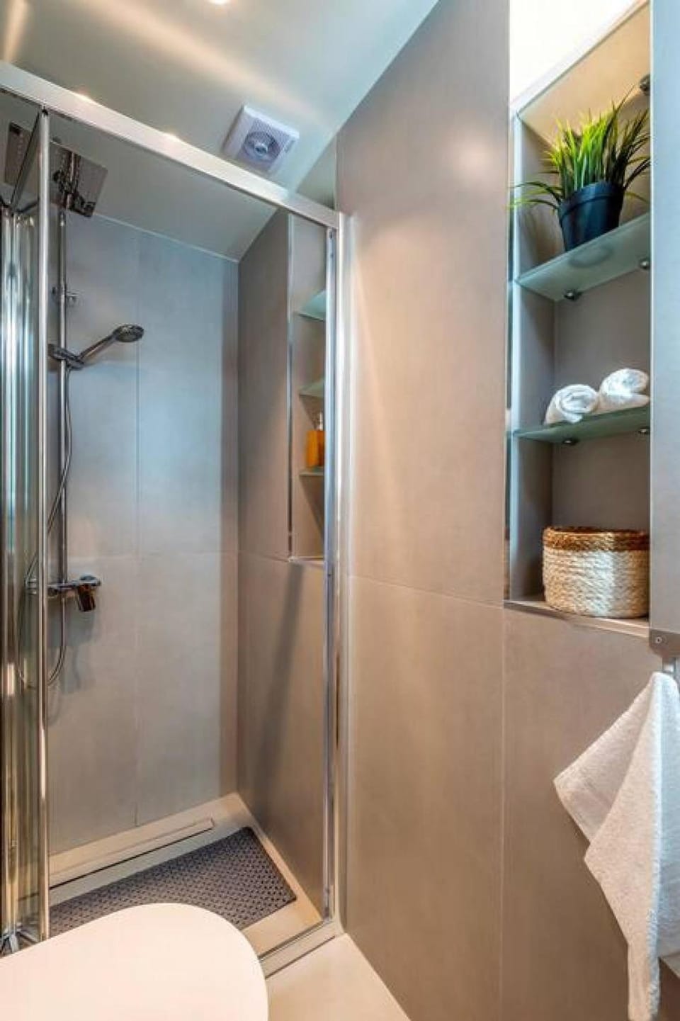 Cozy Nest at Acropolis Footsteps Apartment in Athens