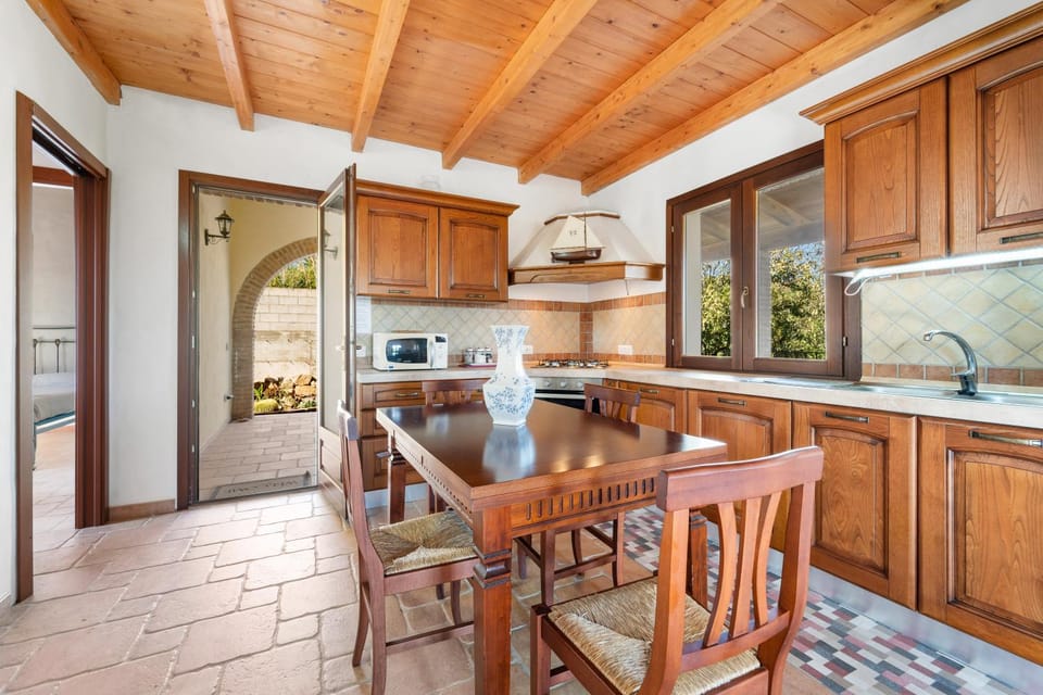 Property building, Kitchen or kitchenette, Living room