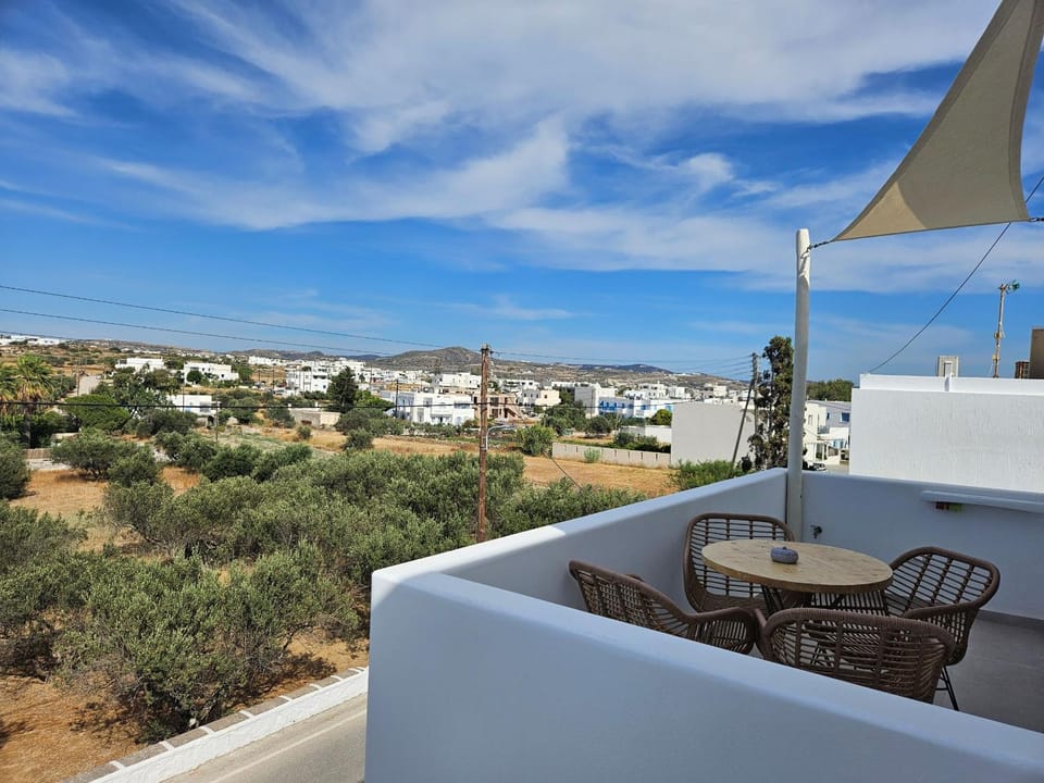 Patio, Day, Natural landscape, View (from property/room), Balcony/Terrace, City view