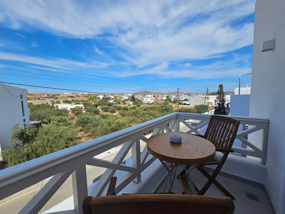 Patio, Day, Natural landscape, View (from property/room), Balcony/Terrace, City view