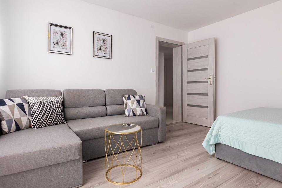 Bed, Living room, Seating area