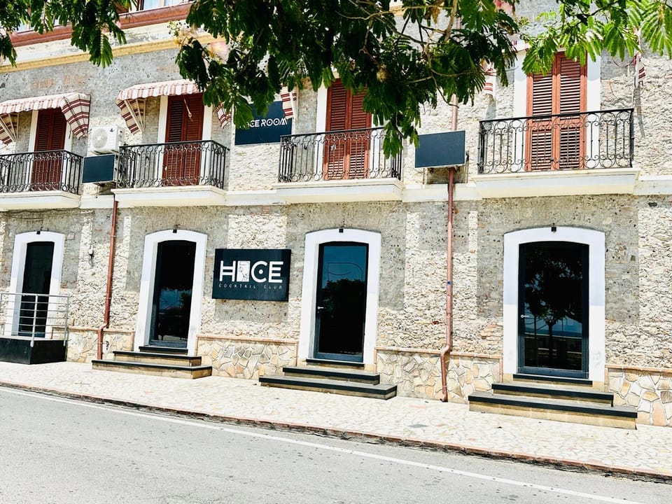 Property building, Day