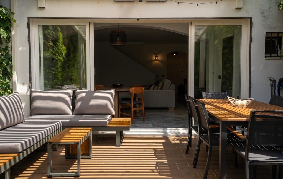 Off site, Balcony/Terrace