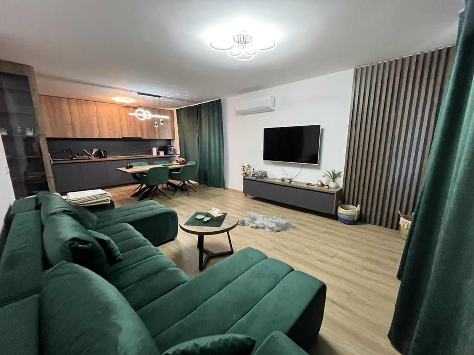 Communal lounge/ TV room, Kitchen or kitchenette, Living room, Seating area, Evening entertainment