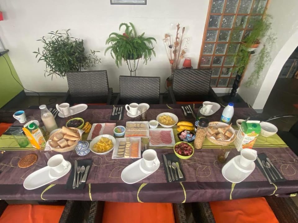 Continental breakfast, Buffet breakfast