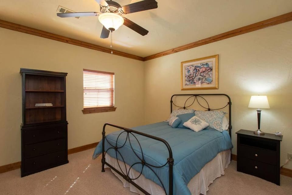 Bed, Bedroom, fireplace