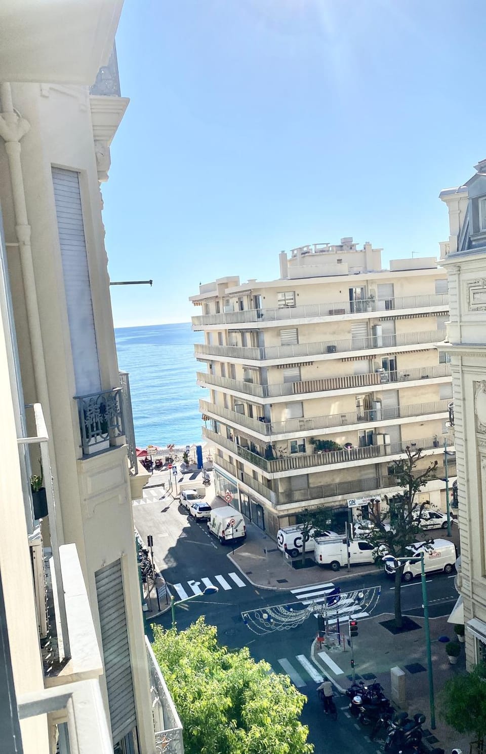 Les Fleurs Astoria Apartment in Menton