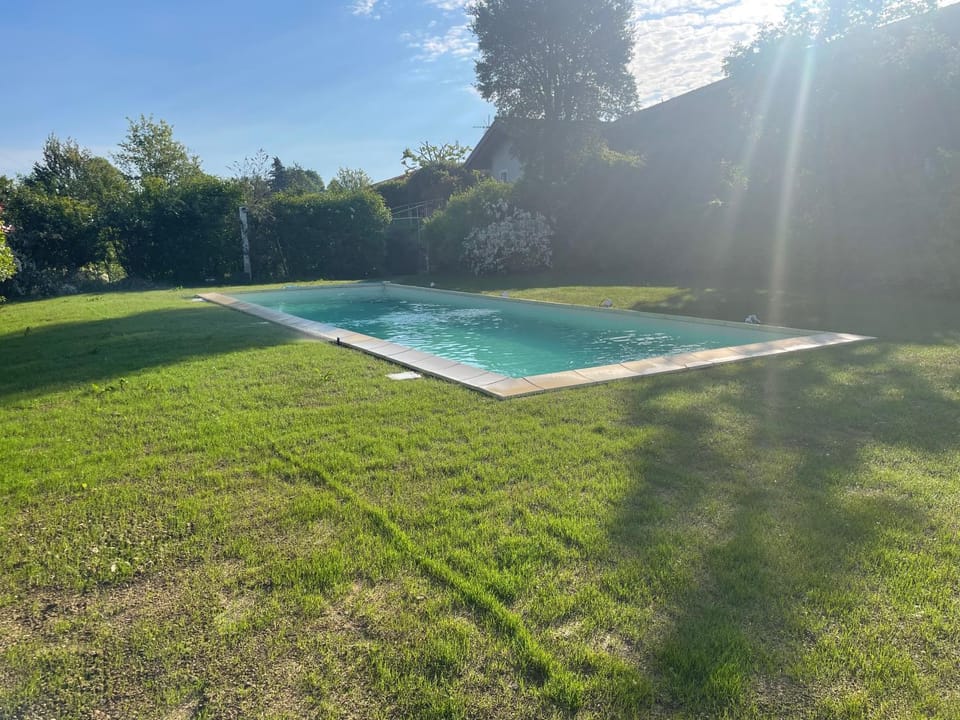 Swimming pool, Swimming pool
