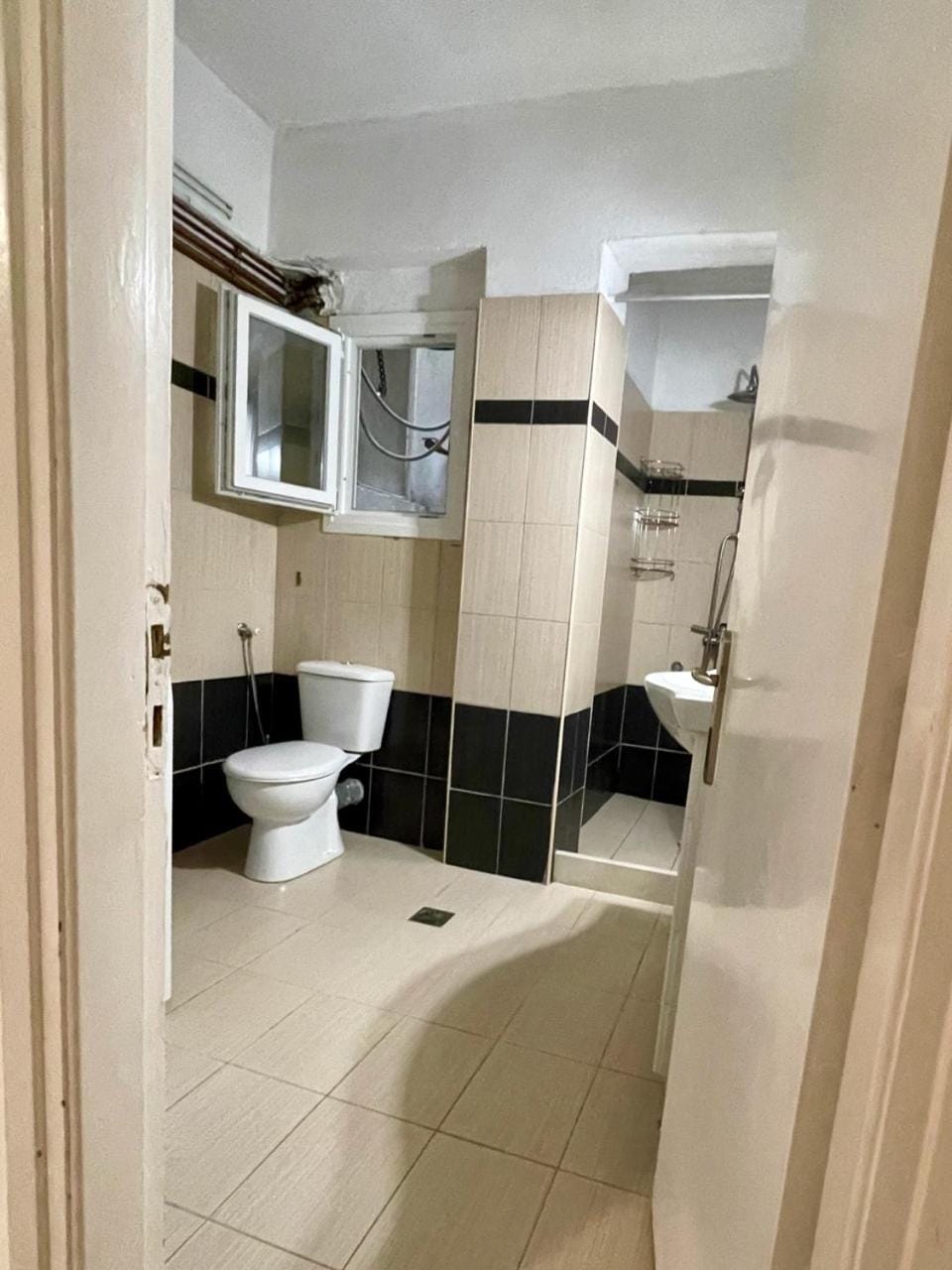 Shower, Toilet