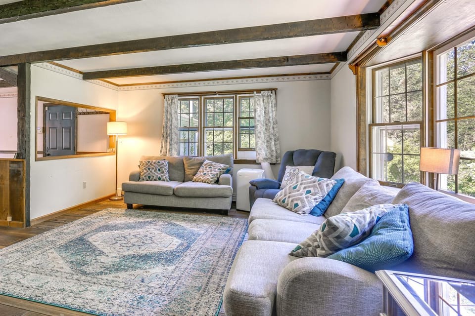 Sparrow Bush Retreat w/ Pool & Screened Porch House in Hudson Valley