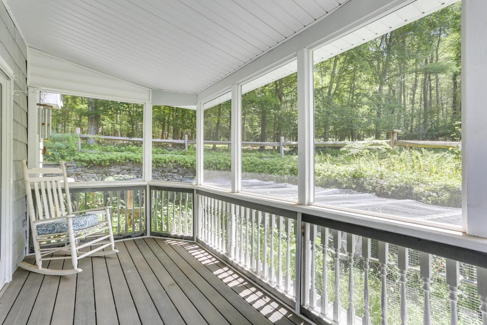 Sparrow Bush Retreat w/ Pool & Screened Porch House in Hudson Valley