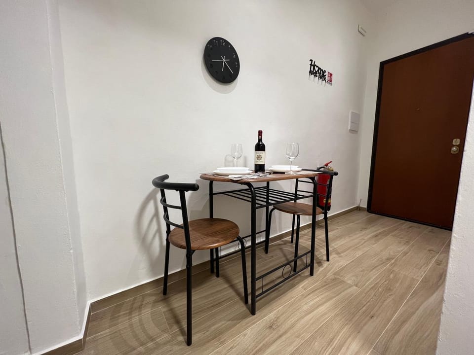 AL 106 Apartment [Free Wi-fi 5 min dalla Stazione] Apartment in Prato