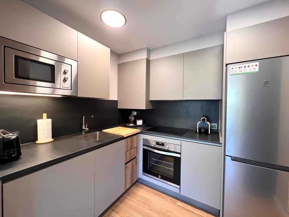 Kitchen or kitchenette, dishwasher, minibar, oven, pet friendly, stove, toaster