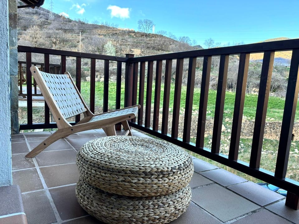 Day, Natural landscape, Balcony/Terrace, Mountain view